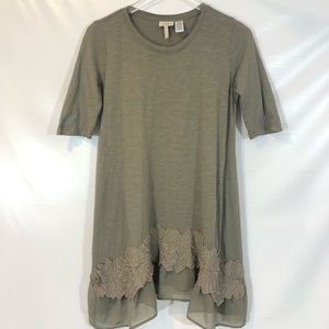 LOGO Floral Appliqué Tunic Size XS